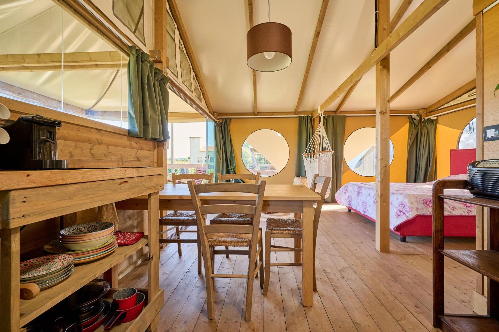 Suite Glamping Vicino Al Mare Piombino Bagian luar foto