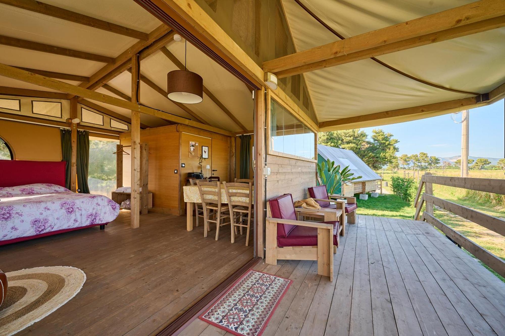 Suite Glamping Vicino Al Mare Piombino Bagian luar foto