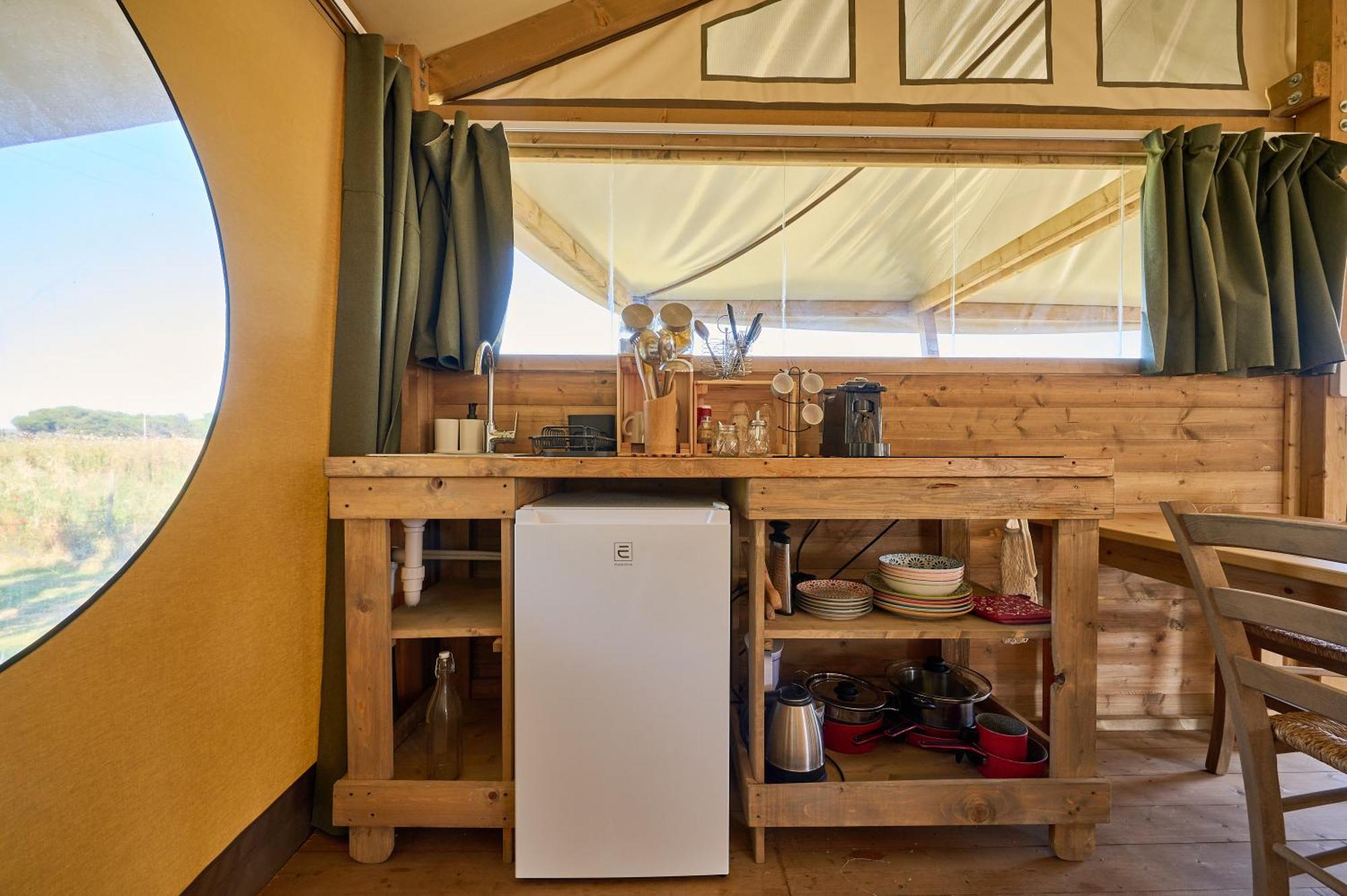 Suite Glamping Vicino Al Mare Piombino Bagian luar foto