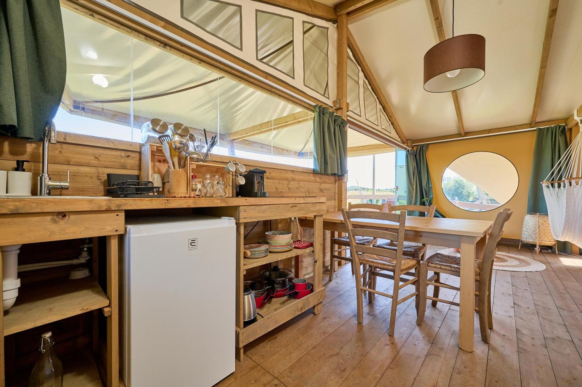 Suite Glamping Vicino Al Mare Piombino Bagian luar foto