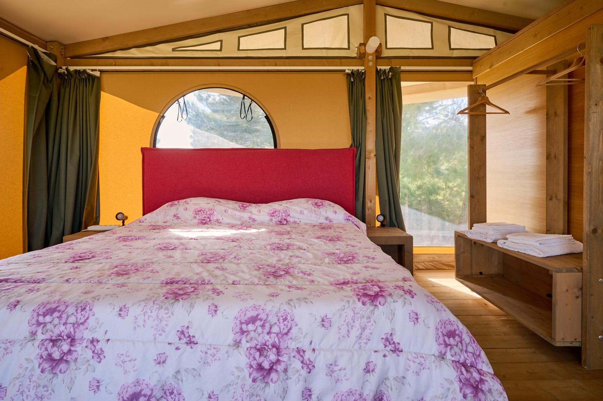Suite Glamping Vicino Al Mare Piombino Bagian luar foto