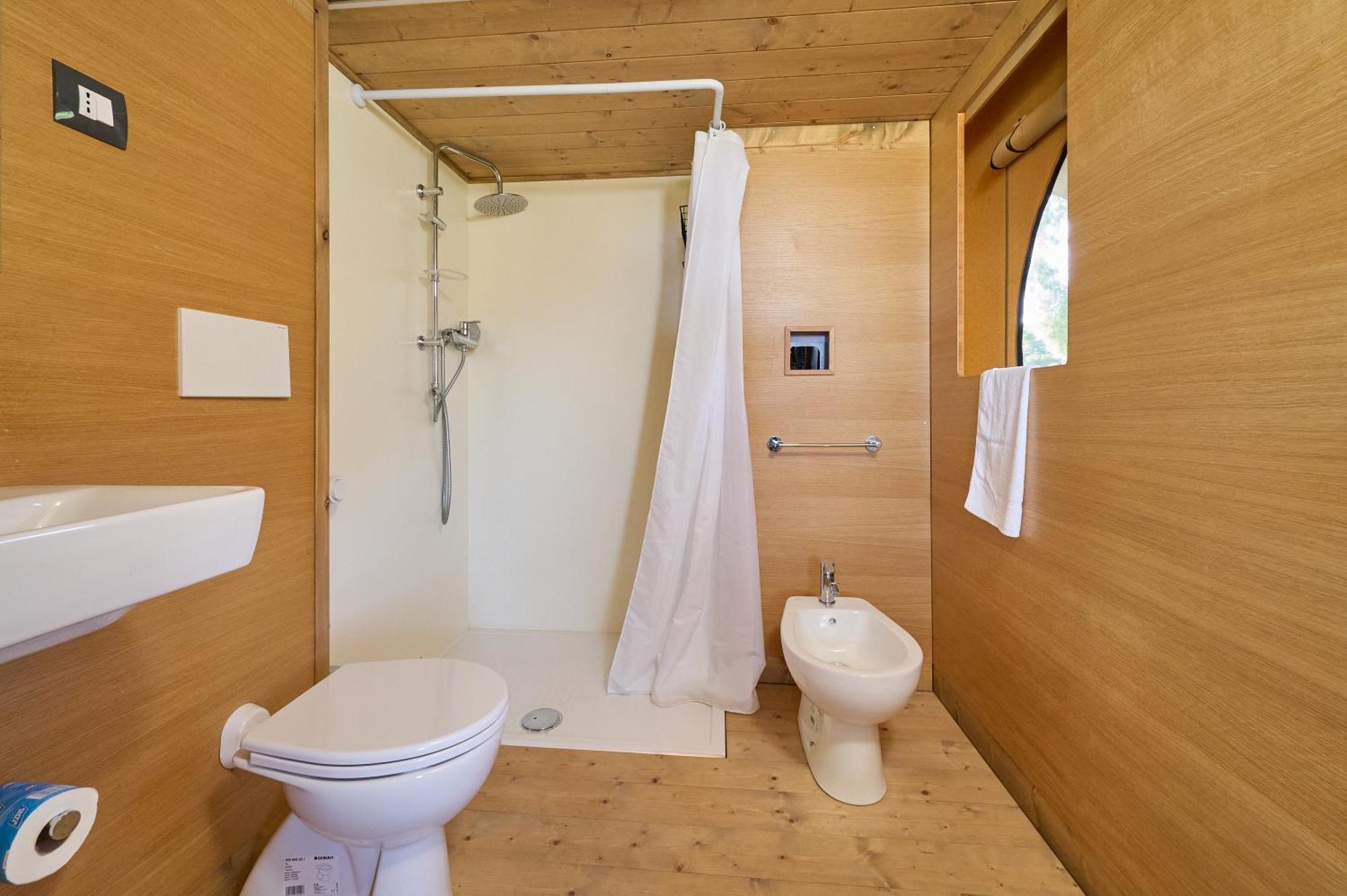 Suite Glamping Vicino Al Mare Piombino Bagian luar foto